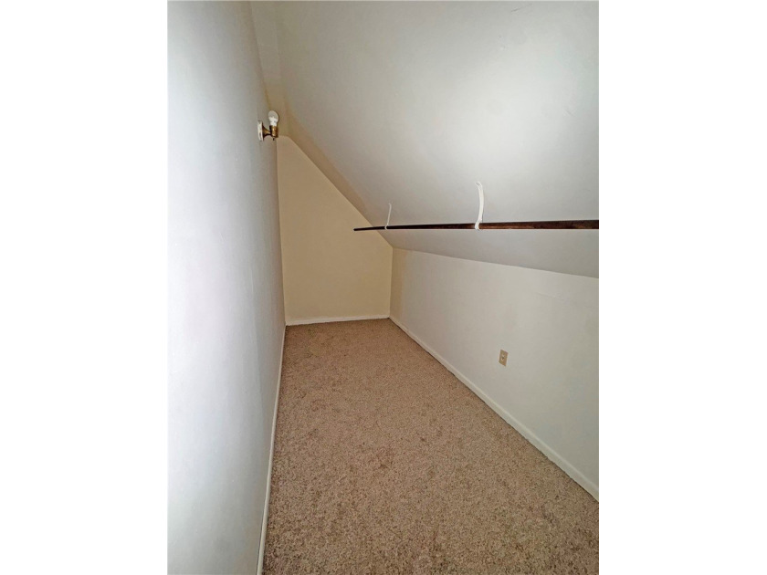 Excellent investment opportunity or owner occupant duplex in the - photo 12