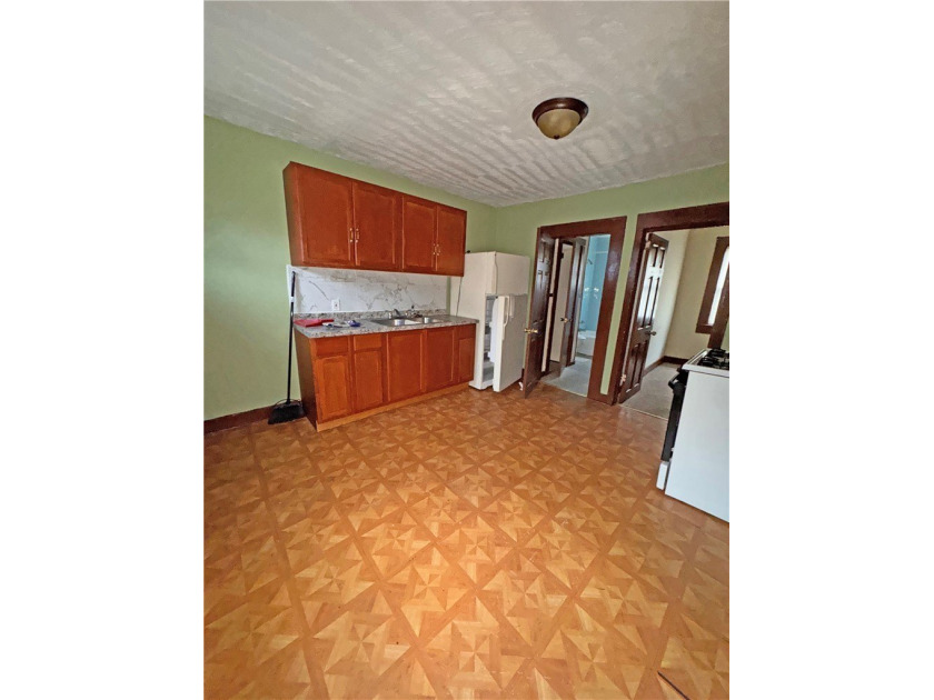 Excellent investment opportunity or owner occupant duplex in the - photo 18