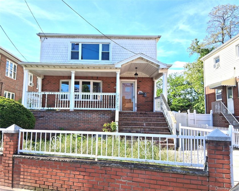 Spacious two-family home offering Two 3-bedroom, 1.5-bath units - photo 3