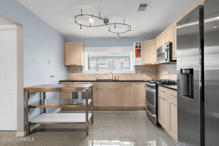 Experience the ultimate Jersey Shore lifestyle in Chris' Landing - photo 16