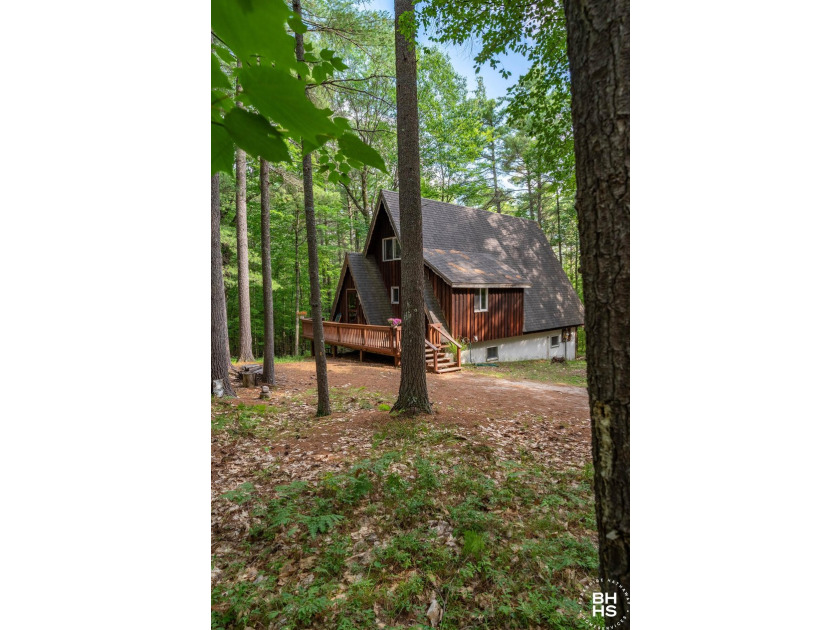 Welcome to 'Windsong', a quintessential original Adirondack - photo 2
