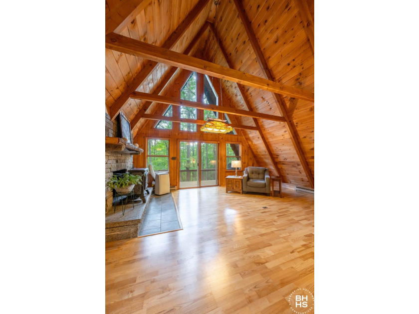 Welcome to 'Windsong', a quintessential original Adirondack - photo 3