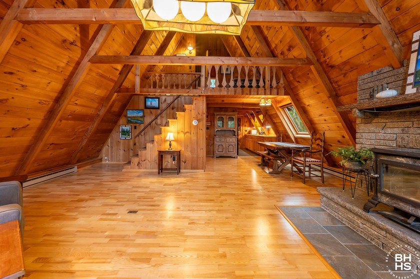Welcome to 'Windsong', a quintessential original Adirondack - photo 8