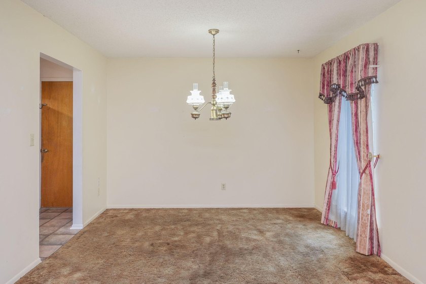 Offered for the first time by its original owner, this - photo 3