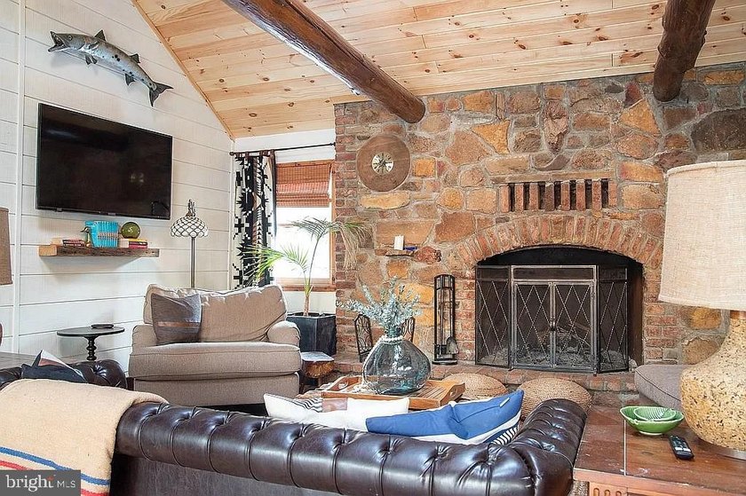 Additional photos and floor plans coming! Welcome home to the - photo 4