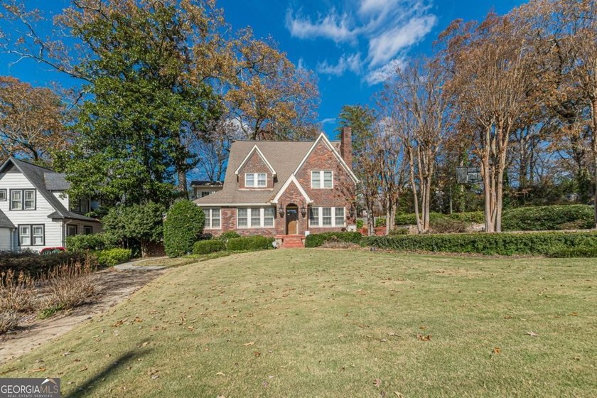 Beautiful four-sided brick home just steps from Woodward - photo 4