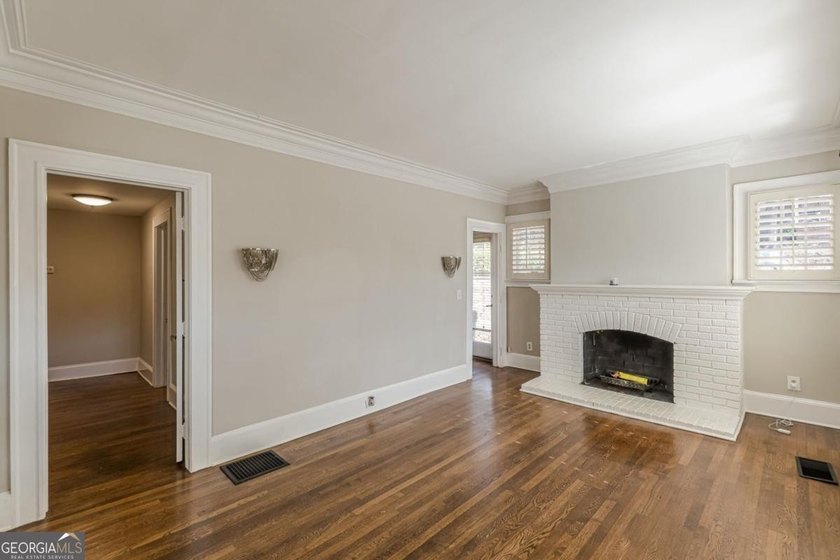 Beautiful four-sided brick home just steps from Woodward - photo 5