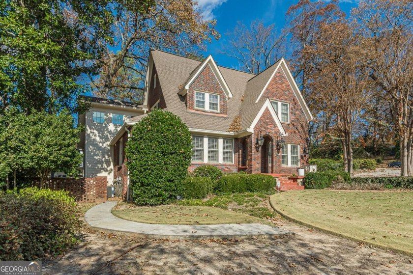 Beautiful four-sided brick home just steps from Woodward - photo 6