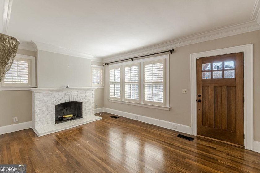 Beautiful four-sided brick home just steps from Woodward - photo 7