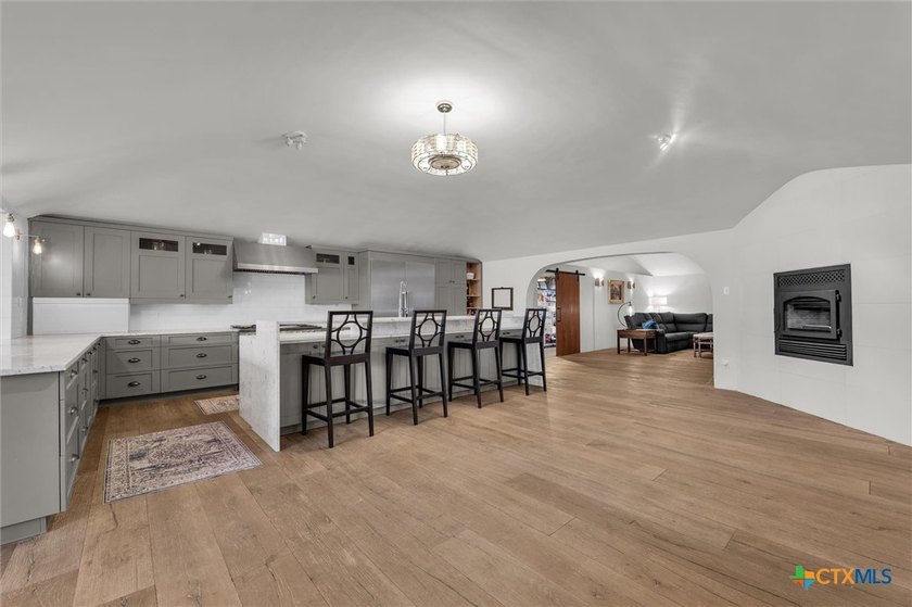 Tucked away from the pace of everyday life, 510 Herrin Lane is a - photo 14