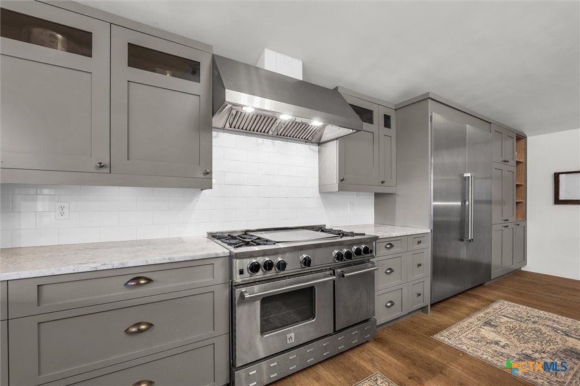 Tucked away from the pace of everyday life, 510 Herrin Lane is a - photo 15
