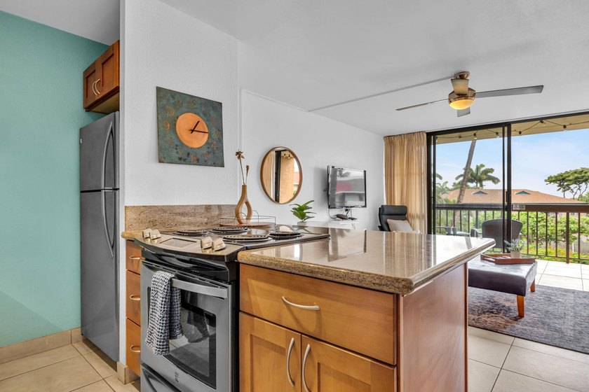 Inviting one-bedroom, one-bath condo in the highly regarded Maui - photo 10