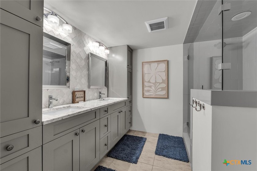 Tucked away from the pace of everyday life, 510 Herrin Lane is a - photo 21