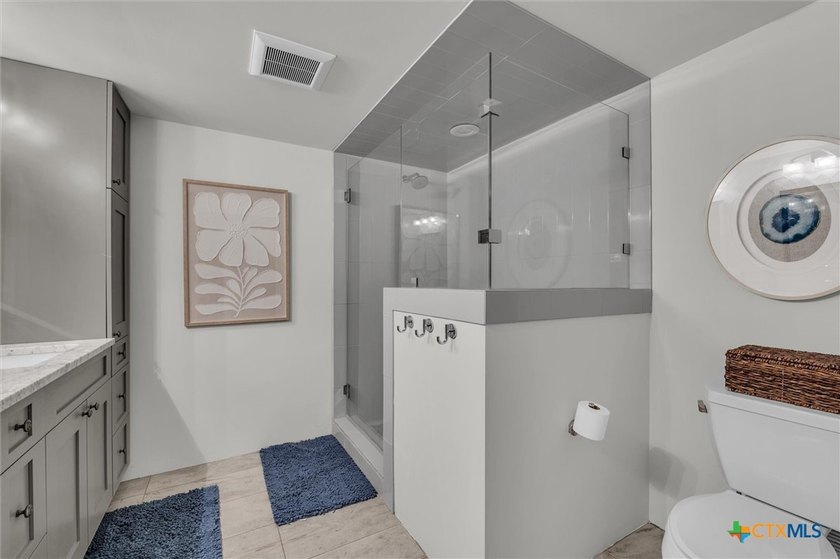 Tucked away from the pace of everyday life, 510 Herrin Lane is a - photo 22