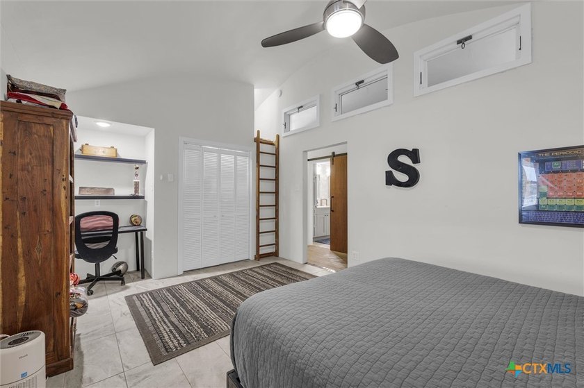 Tucked away from the pace of everyday life, 510 Herrin Lane is a - photo 29