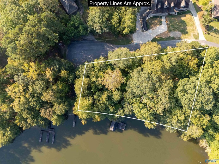 Lakefront living in a gated community on Weiss Lake! Just under - photo 6