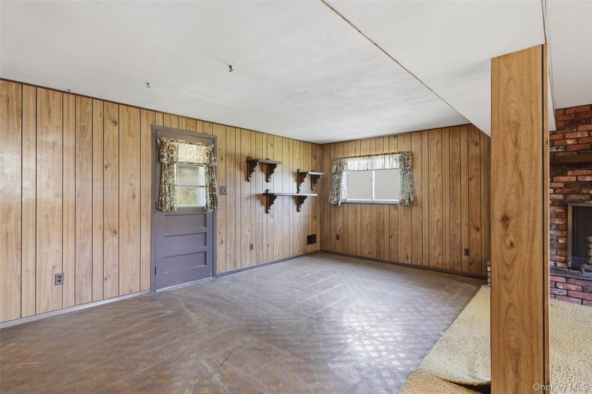 Well-Kept Home In Desirable West Islip With A Spacious Layout - photo 18