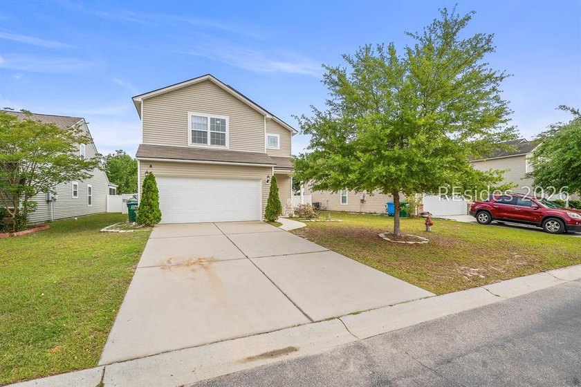Welcome home to this beautiful floor plan in the sought-after - photo 2