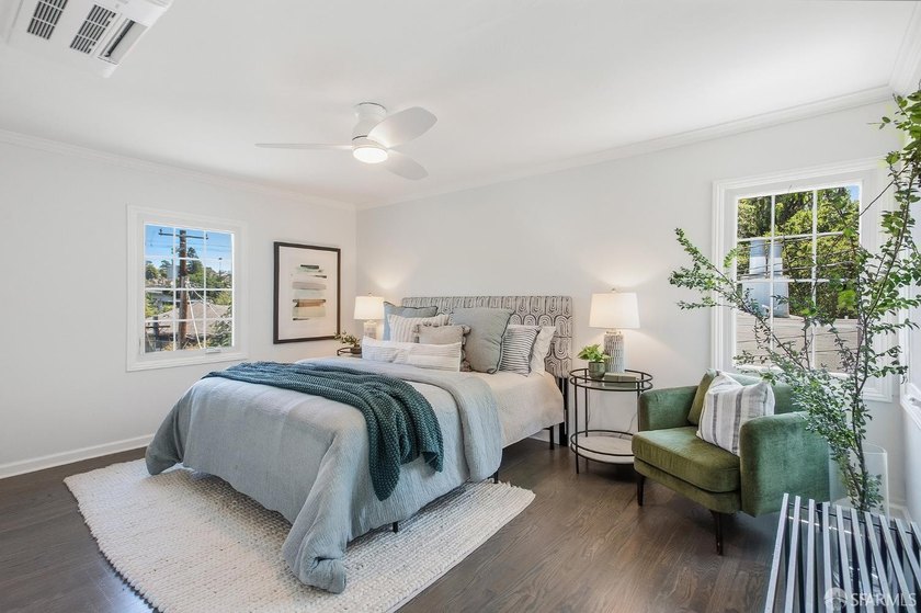 Stunning Rockridge Craftsman | Timeless Charm Beautifully - photo 30