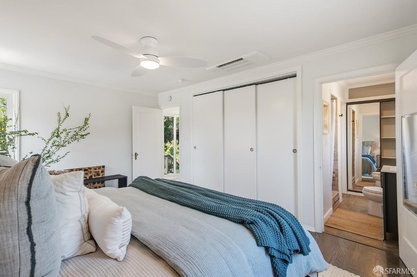 Stunning Rockridge Craftsman | Timeless Charm Beautifully - photo 33