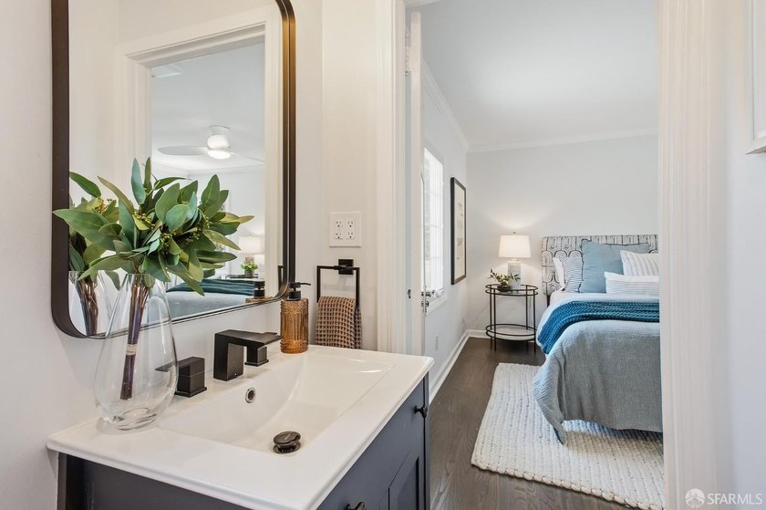 Stunning Rockridge Craftsman | Timeless Charm Beautifully - photo 35