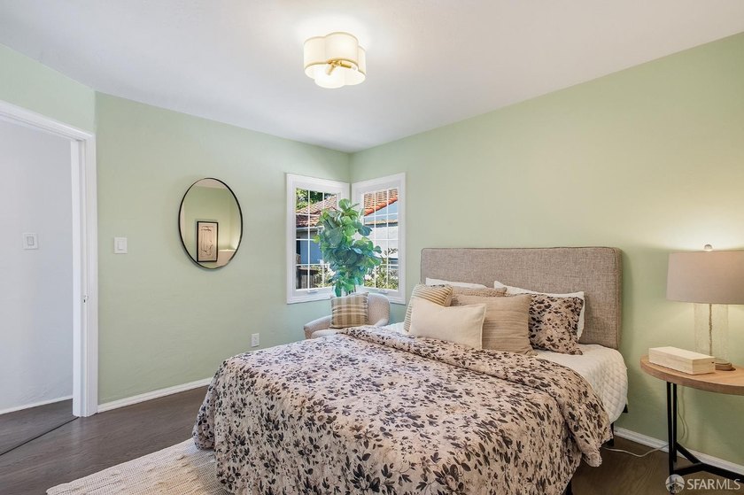 Stunning Rockridge Craftsman | Timeless Charm Beautifully - photo 37