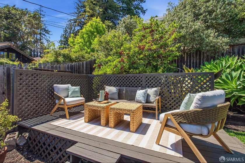 Stunning Rockridge Craftsman | Timeless Charm Beautifully - photo 40