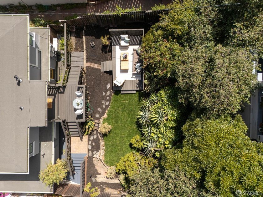 Stunning Rockridge Craftsman | Timeless Charm Beautifully - photo 43
