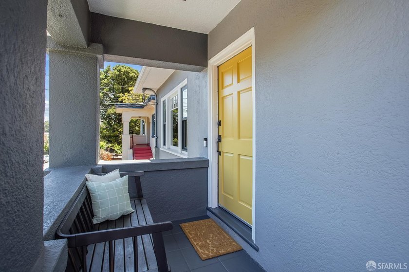 Stunning Rockridge Craftsman | Timeless Charm Beautifully - photo 44