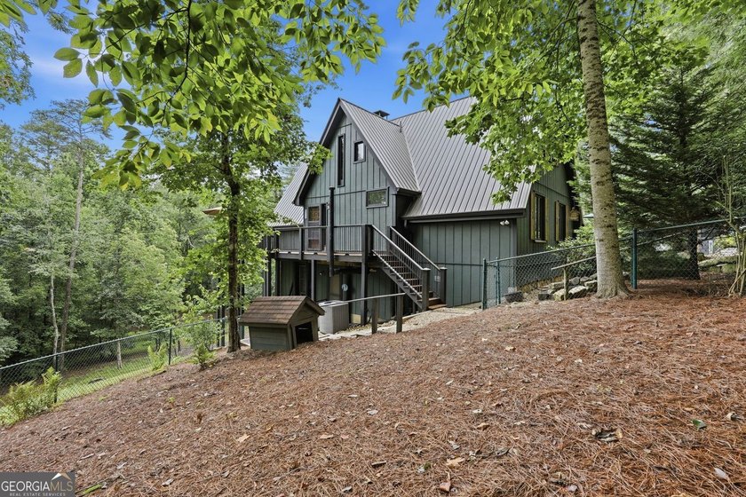 Welcome to your own private mountain retreat where you truly can - photo 3