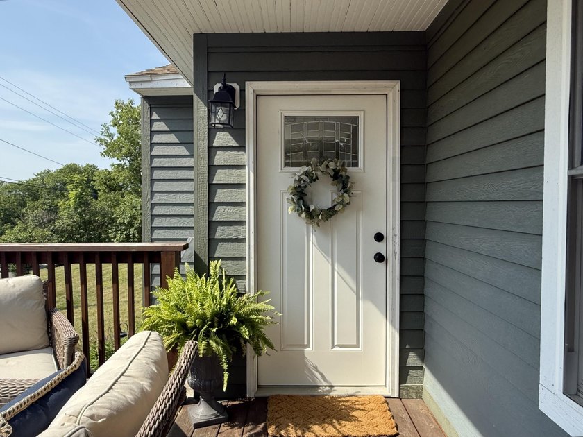 Ranch style home with just over 1500 sq ft on the main level and - photo 3
