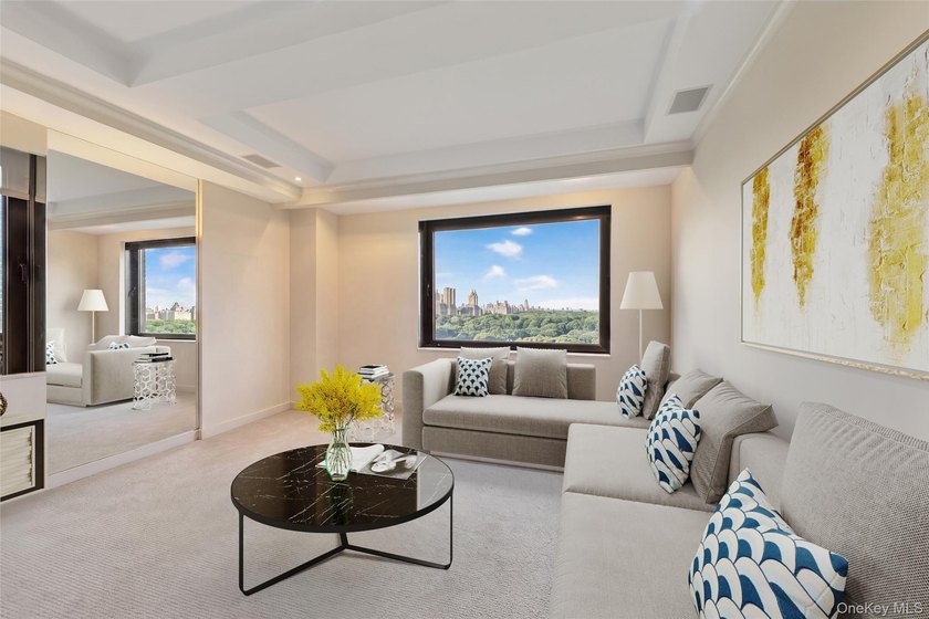 Residence 1607 at 160 Central Park South presents a rare - photo 4
