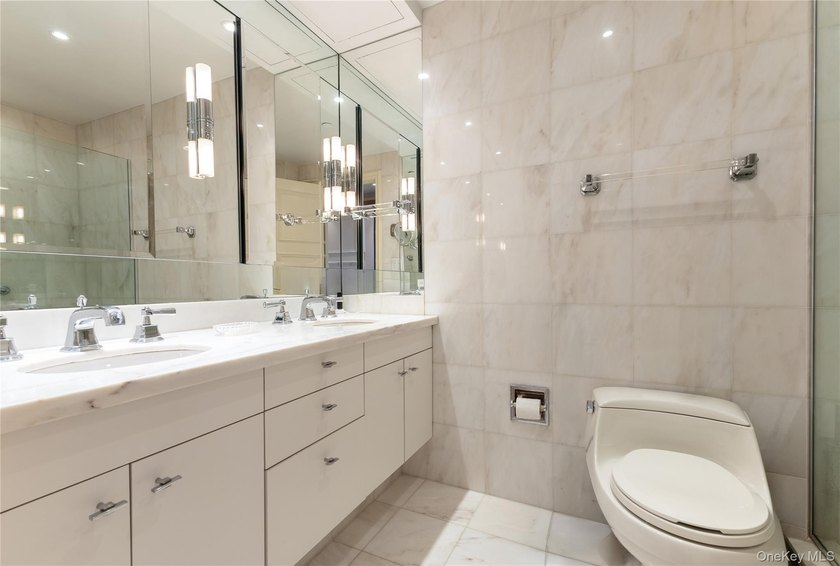 Residence 1607 at 160 Central Park South presents a rare - photo 9