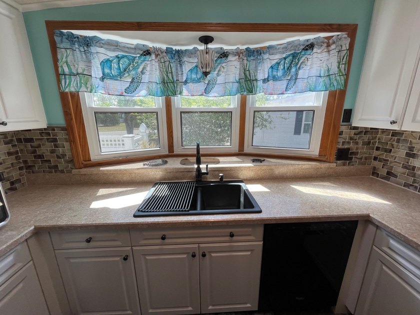 Welcome to this beautiful two-bedroom, two-bath fully furnished - photo 12