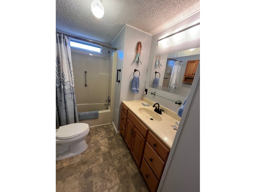 Welcome to this beautiful two-bedroom, two-bath fully furnished - photo 22
