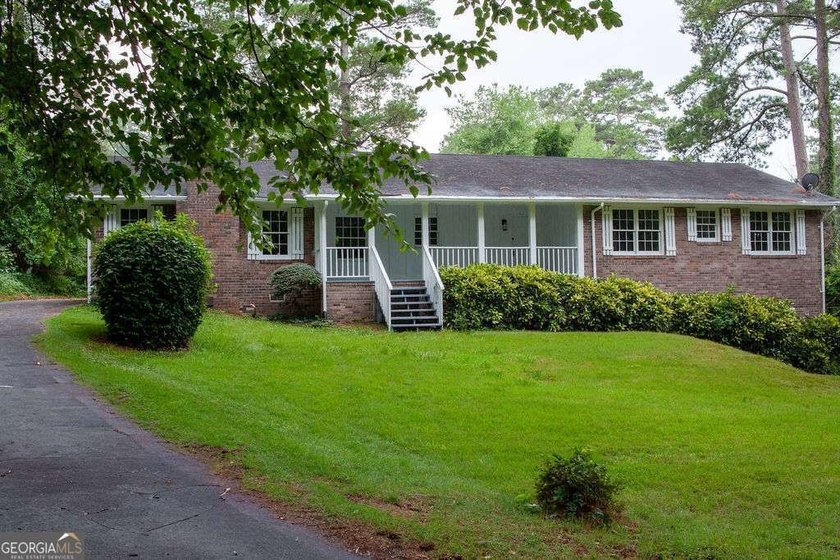 2016 Gibraltar Way, Conyers, GA - **beautifully renovated from - photo 2