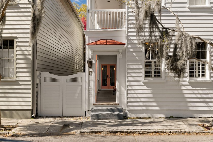 This 1890s Charleston single, steeped in history and character - photo 3