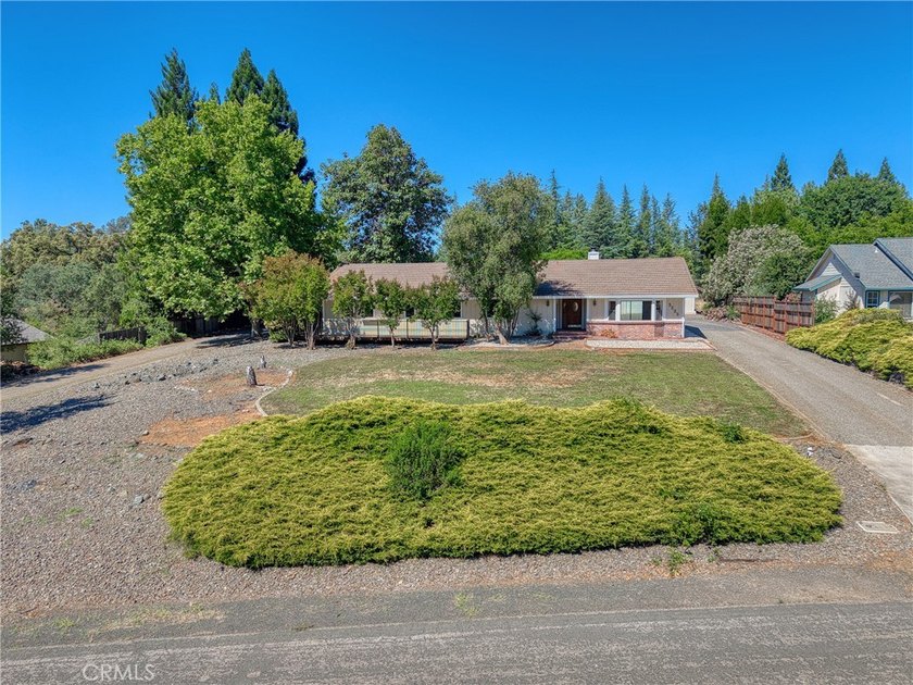 Move in ready North Lakeport home on over an acre in one of the - photo 2
