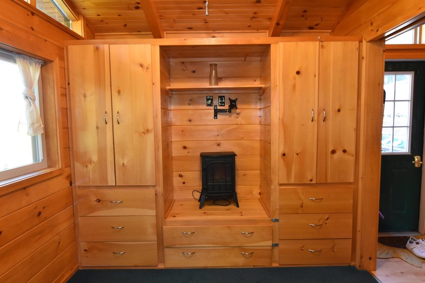 Custom-built tiny home by Adirondack White Pine Cabins in 2011 - photo 5