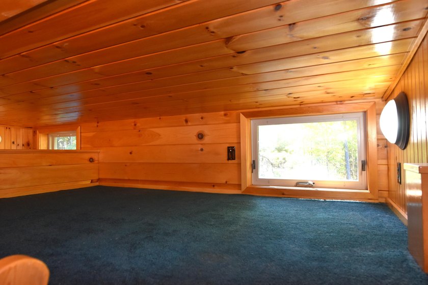 Custom-built tiny home by Adirondack White Pine Cabins in 2011 - photo 8