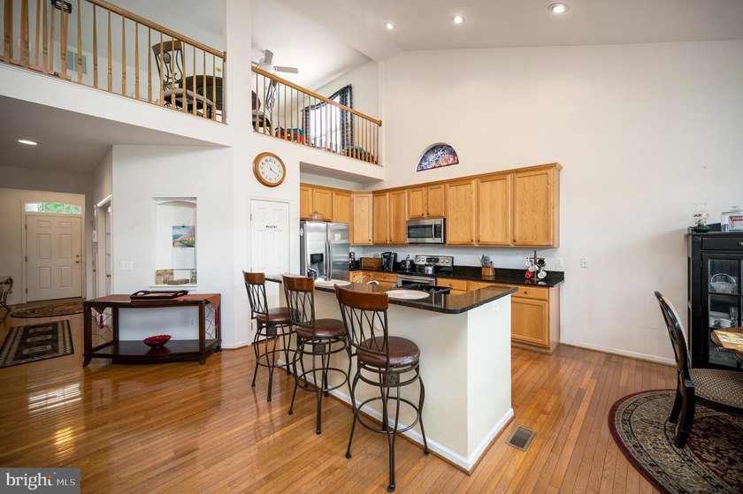 Beautiful 4-bed, 3.5-bath rambler in Hopyard Farm with a - photo 9