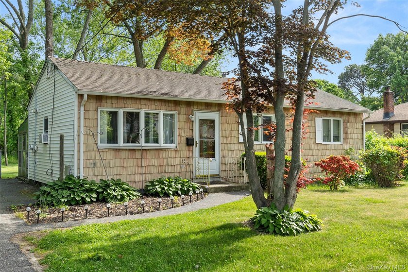 Don't miss this opportunity to own a well-maintained 3-Bedroom - photo 2