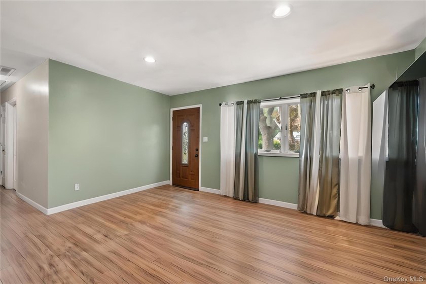 Don't miss this opportunity to own a well-maintained 3-Bedroom - photo 3