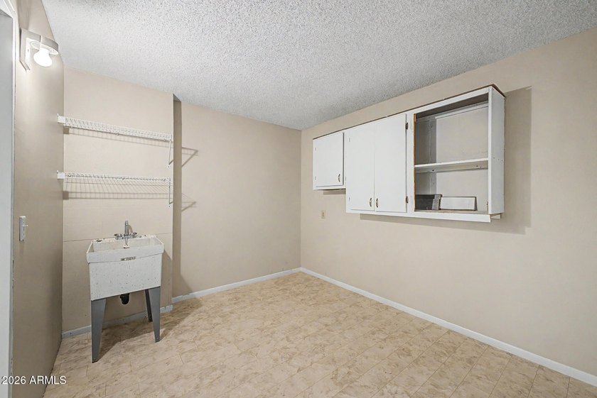 Beautiful 2bd/2bth expanded Woodbury model offering 1,523 square - photo 17