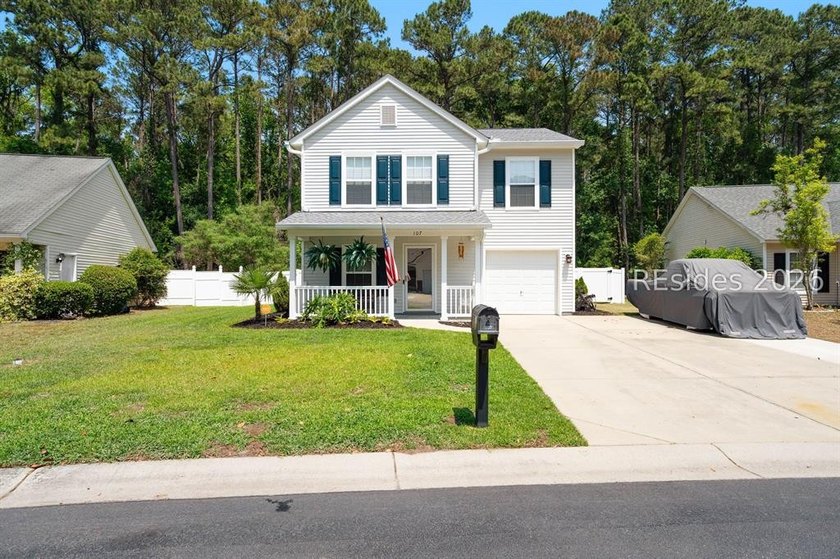 Beautifully renovated 3-bedroom, 2-bath home ideally located - photo 2