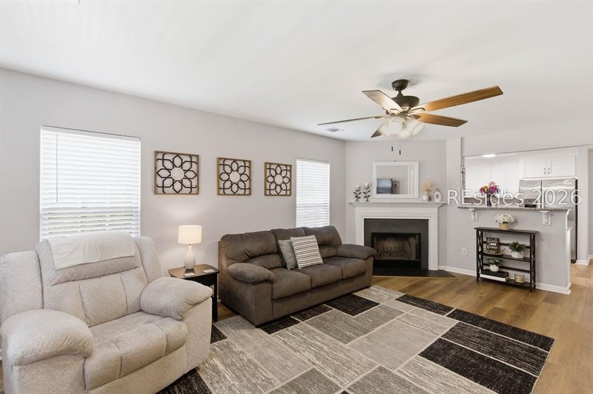 Beautifully renovated 3-bedroom, 2-bath home ideally located - photo 8