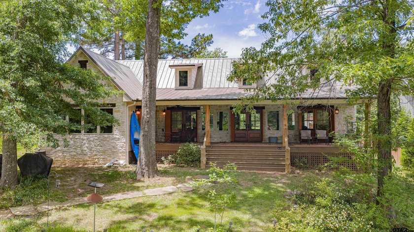 Awesome custom-built waterfront home on beautiful Lake Cypress - photo 3
