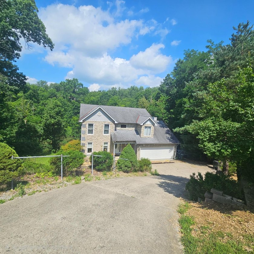 Looking for a spacious 4 bedroom 3.5 bathroom home with a full - photo 2