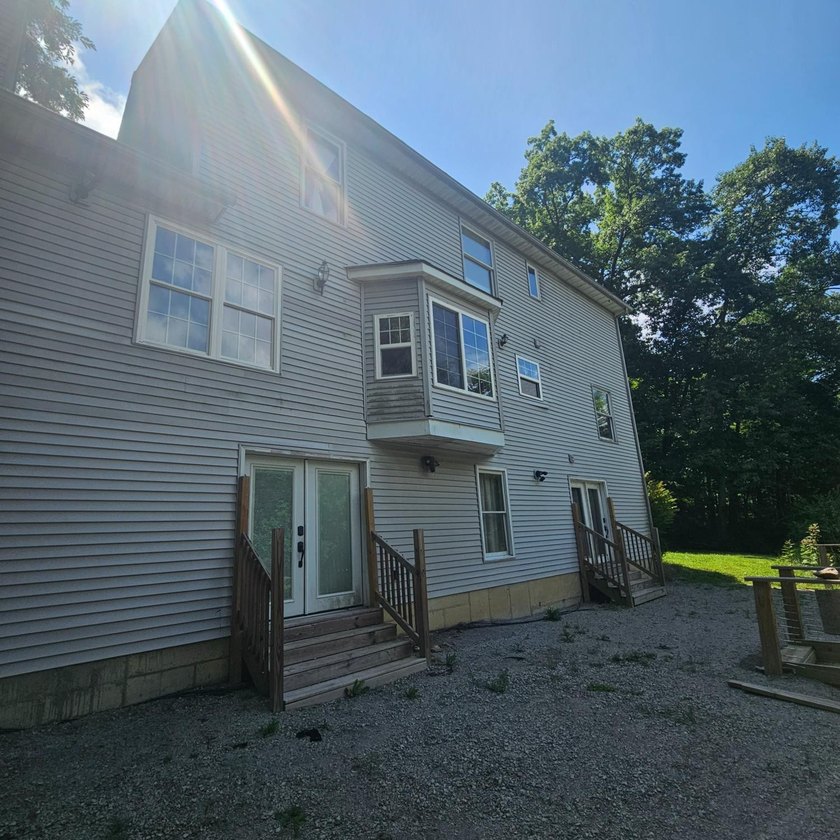 Looking for a spacious 4 bedroom 3.5 bathroom home with a full - photo 6