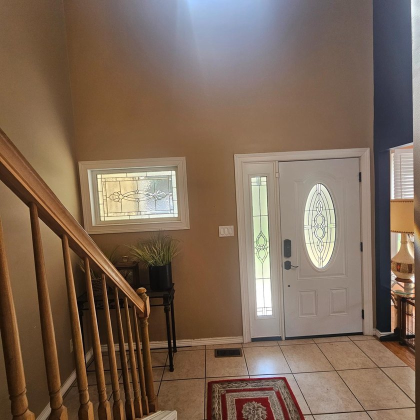 Looking for a spacious 4 bedroom 3.5 bathroom home with a full - photo 8